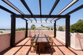 Santa Maria Elviria Golf Penthouse With Large Private Terrace and Sea Views -029